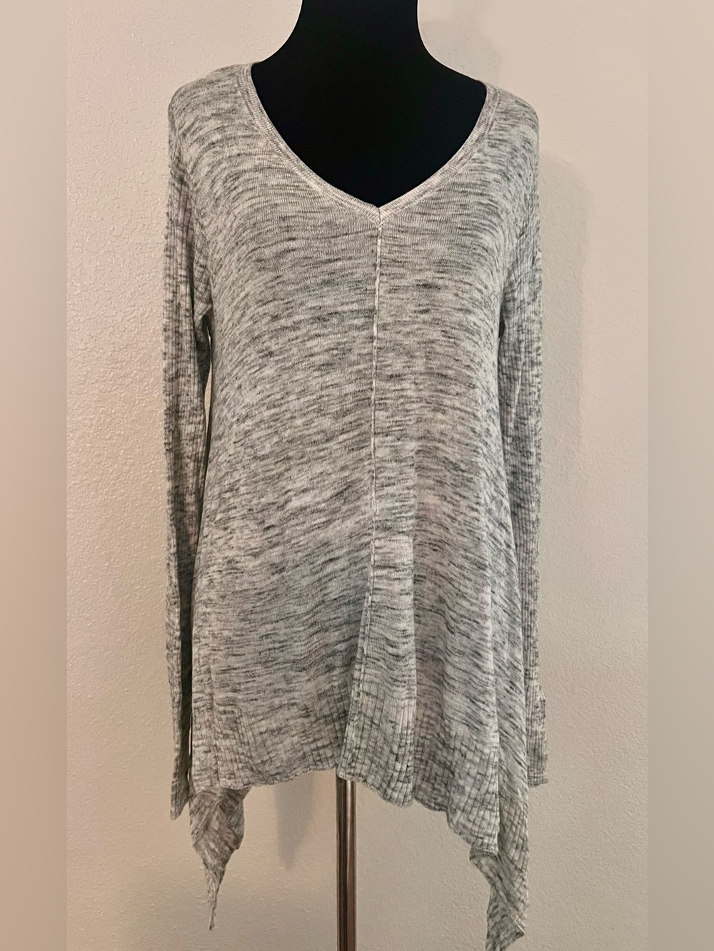 Abercrombie & Fitch Heather Gray V-Neck Sweater
